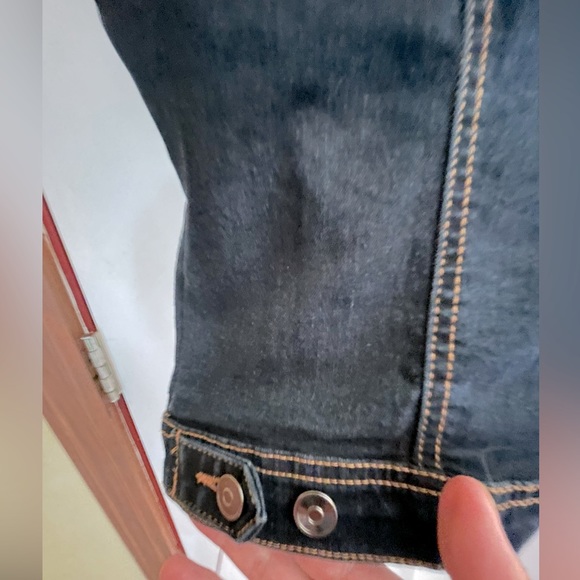 Moto Size Medium blue distressed denim vest with two usable front lower pockets. - Picture 6 of 8